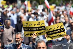 Trump mengancam serang Iran jika demonstran dibunuh