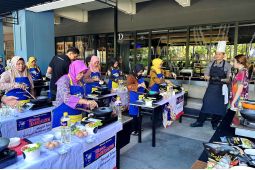 Hari Kartini, Artotel gelar demo masak ibu-ibu UMKM di Surabaya