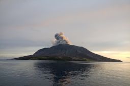 PVMBG cabut peringatan bahaya tsunami akibat erupsi Gunung Ruang
