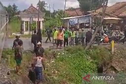 KA tujuan Kertapati tabrak bus di pelintasan Martapura