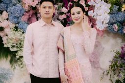 Aktris Beby Tsabina resmi dilamar sang kekasih