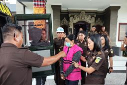 Kejari Jembrana tahan tersangka korupsi LPD dengan kerugian Rp1,2 M