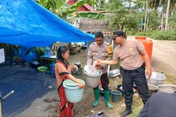 Polres Sigi salurkan air bersih untuk warga di Desa Sambo dan Balongga