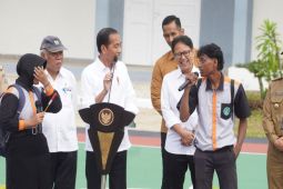 Antusiasnya warga Sulbar atas kedatangan Jokowi