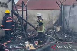 Damkarmat Medan kerahkan sembilan armada padamkan kebakaran delapan rumah