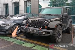 Mobil Rubicon Mario tak laku dilelang