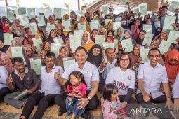 Penyerahan sertifikat Huntap Petobo