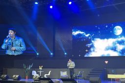 Nichkhun nyanyikan lagu "Pandangan Pertama" dari RAN