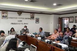 Pemkab Parimo bahas pengembangan peternakan di Kementan