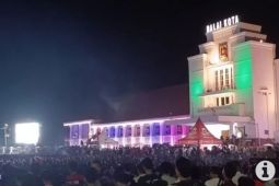Wali Kota Banjarbaru "nobar" timnas bersama ribuan warga di Balai Kota