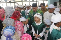 Pj Bupati HSS beri hadiah kejutan santri hafal Al-Qur'an