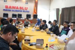 Bawaslu Kalsel gaet perguruan tinggi awasi Pilkada