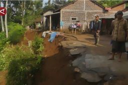 Longsor ancam rumah warga di Temanggung