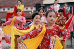 Tari Gambyong massal peringati Hardiknas