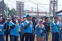 Peringatan Hari Buruh di Lebak diisi baksos dan seminar