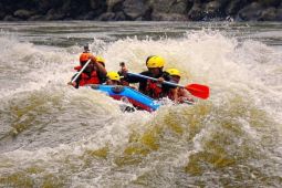 Dispar Kaltim sertifikasi gratis pemandu arung jeram  Mahakam Ulu