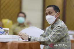 Bupati Gorontalo imbau warga kenakan masker di luar ruangan
