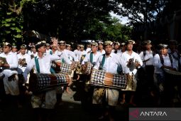 Pementasan seni budaya digelar saat Hari Buruh Internasional di Bali