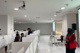 Semangat orang tua anak ikuti UTBK-SNBT 2024 di UI Salemba