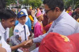 DSLNG kembali serahkan paket bantuan pendidikan
