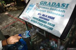 Gerakan sedekah sampah sekolah di Jombang