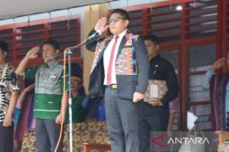 Peringati Hardiknas di SMAS HKBP 2, Pj Bupati Taput tularkan semangat positif