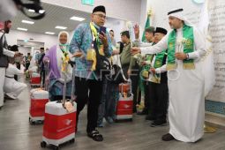 Info Haji - Embarkasi Surabaya dapat layanan "fast track"