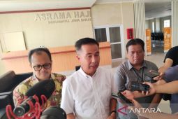 Sebagian jamaah haji 2024 asal Bandung dan Subang berangkat dari Bandara Kertajati