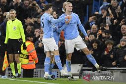 Manchester City unggul perebutan juara atas Arsenal di babak pertama