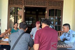 Imigrasi Denpasar dalami dua warga Perancis jadi instruktur yoga