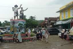 Wisatawan domestik kembali padati pemukiman Badui usai Kawalu