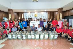 PLN bantu ratusan pekerja pasar dan pelabuhan saat "May Day"