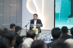 GM PLN UID Kalselteng ajar 700 peserta "Manbill University" saat Hardiknas