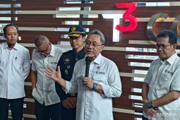 Mendag Zulhas bolehkan PMI ambil barang kiriman yang tertahan BC