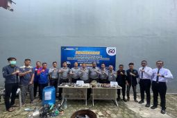 Puluhan telepon seluler warga binaan Lapas Nyomplong dimusnahkan