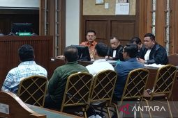 KPK hadirkan tiga dirjen Kementan di pengadilan beratkan SYL