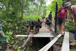 TNI bangkitkan semangat gotong royong warga perbatasan Indonesia-Malaysia