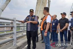 Pj Gubernur minta warga tidak panik sikapi kapal kandas di Pangkalbalam