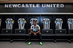 Liga Inggris: Howe ingin Newcastle pertahankan Isak dan Guimaraes