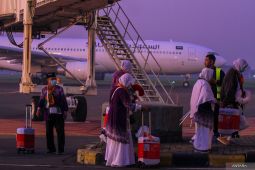 Pemberangkatan jamaah calon haji Embarkasi Surabaya