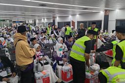 Keberangkatan kloter pertama 388 calon haji Indonesia