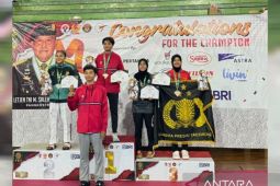 Polwan Polda Babel kembali raih dua medali di ajang kejuaraan Taekwondo Pangkostrad Cup 2024