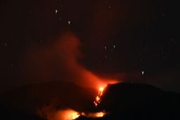 Badan Geologi catat jarak aliran lava Ile Lewotolok mencapai 1,2 km