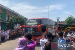 Bupati Cianjur melepas 440 calon haji menuju Tanah Suci
