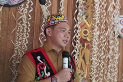 Pelestarian adat dan budaya perlu terus dilakukan