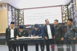 DPRD Banjarmasin tetapkan Perda Perusahaan Umum Daerah Pasar "Baiman"