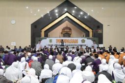Pemkab Kuningan lepas pemberangkatan perdana 431 jamaah calon haji