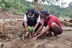 Pj Gubernur Sulsel terbitkan surat edaran tentang kepedulian warga jaga lingkungan