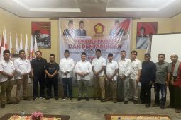 Puluhan warga dampingi Dolly Pasaribu mendaftar ke Gerindra Tapsel