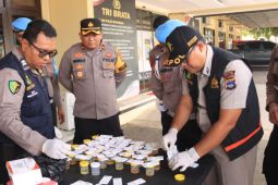 Polda Kalsel cek personil Polres Tabalong